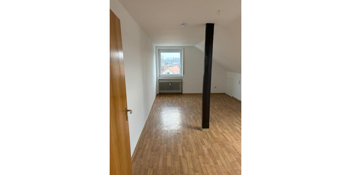 Gepflegte 2,5 Zimmer-DG-Wohnung in zentraler Lage in Illertissen 2.5 zimmer