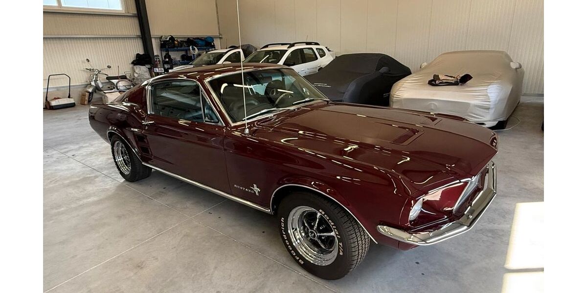 Ford Mustang 35.806 km 98.800 € Ulm 89079