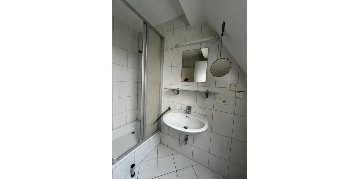 Dachgeschoßwohnung Neu-Ulm Ludwigsfeld - 3 Zimmer, 80 m&sup2;, 890&euro; | Angebot:26350701