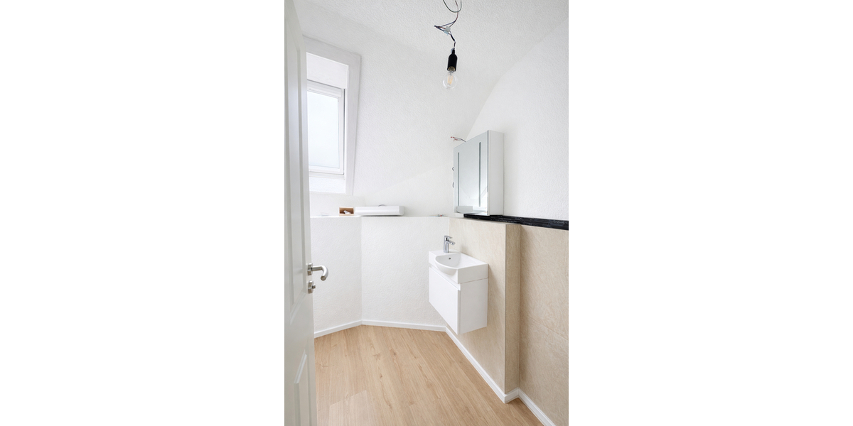 STUDENTEN-Wohngemeinschaft - 1 Zimmer in der Frauenstraße Ulm-Mitte - Frauenstraße Parkseite- - Dachgeschoßwohnung Ulm Oststadt | Angebot:26737725