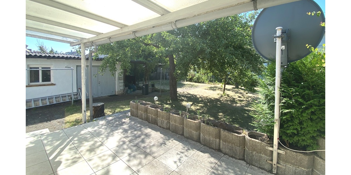 Neu-Ulm: Modernisiertes Mehrfamilienhaus (DHH) mit idyllischem Garten in Donau-Nähe - Mehrfamilienhaus, Wohnhaus Neu-Ulm / Offenhausen Offenhausen | Angebot:27082953
