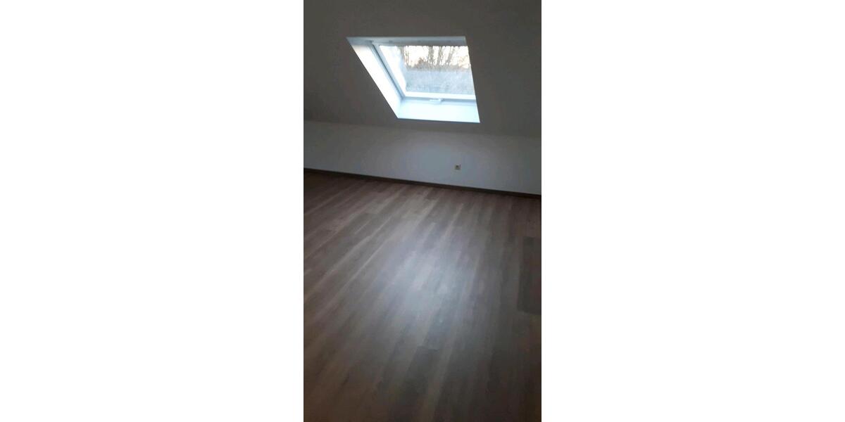 Dachgeschoßwohnung Kötz - 3 Zimmer, 110 m&sup2;, 850&euro; | Angebot:26492870