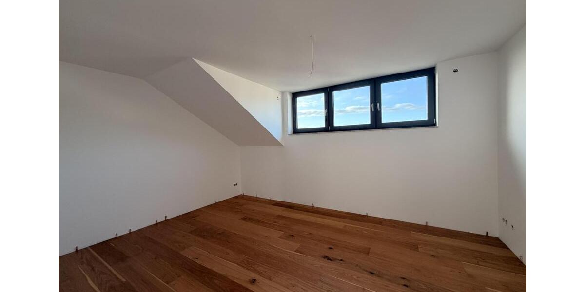 Dachgeschoßwohnung Elchingen Oberelchingen - 4 Zimmer, 133 m&sup2;, 2.000&euro; | Angebot:26359362
