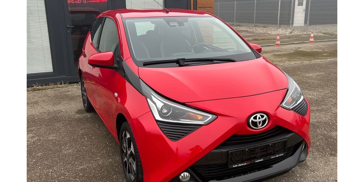 Toyota Aygo (X) 61.400 km 9.900 &euro; Leipheim 89340