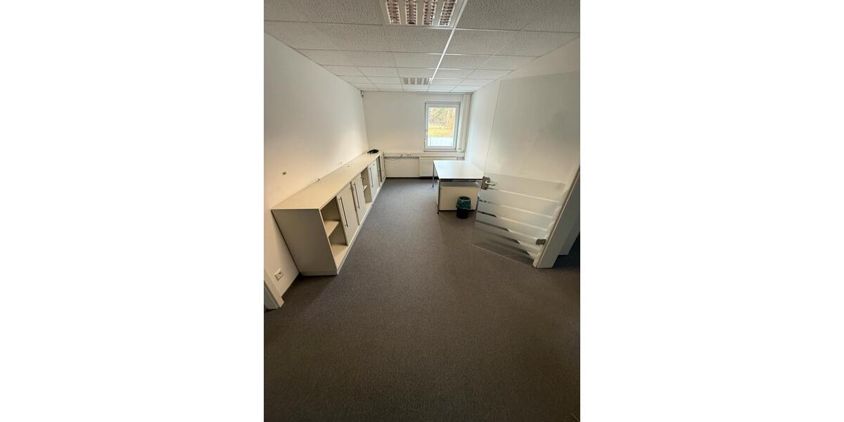 Gewerbeflächen Büros Ausstellungsflächen in Urspring an B10 zimmer