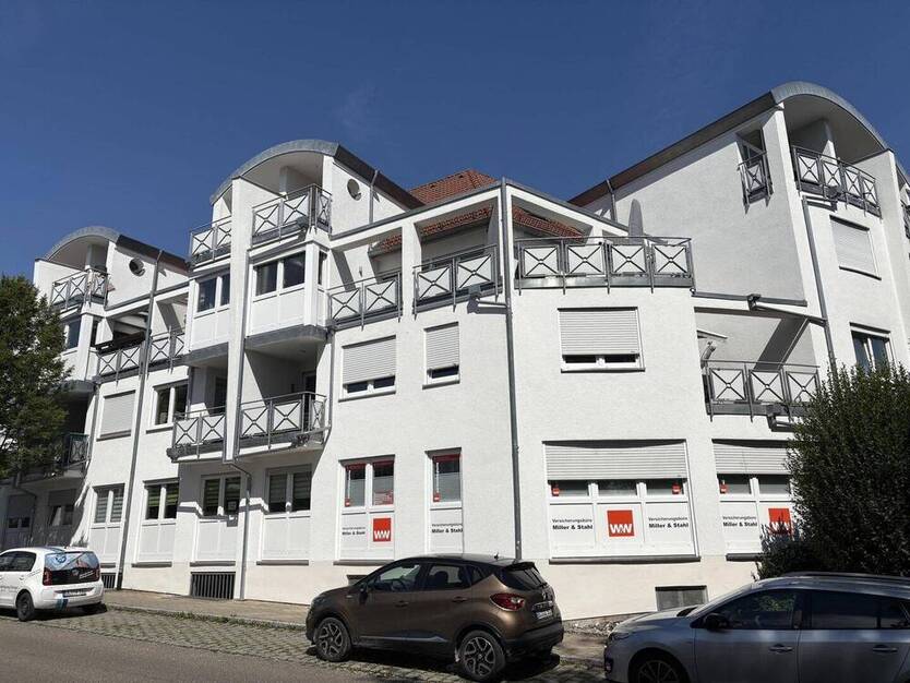 Renovierte 3-Zimmer-Wohnung mit Balkon in zentraler Lage von Laupheim mit Tiefgaragenplatz
