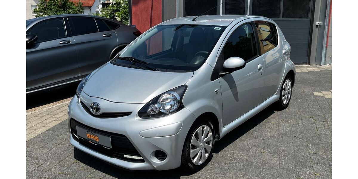 Toyota Aygo (X) 5.400 km 9.390 &euro; Geislingen/Steige 73312