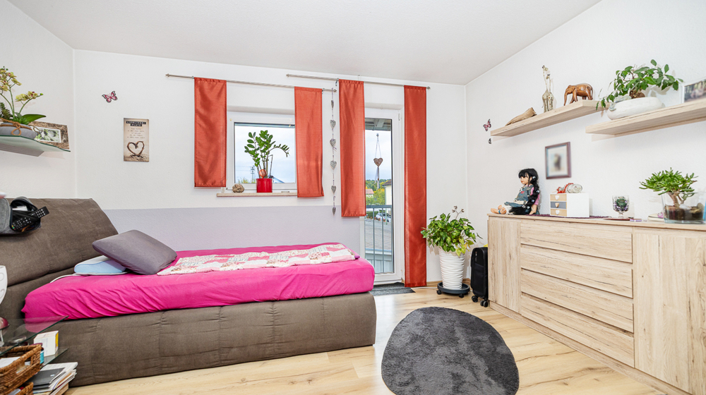 Ruhig wohnen, zentral leben – Reiheneckhaus mit Wohlfühlcharakter 4.5 zimmer