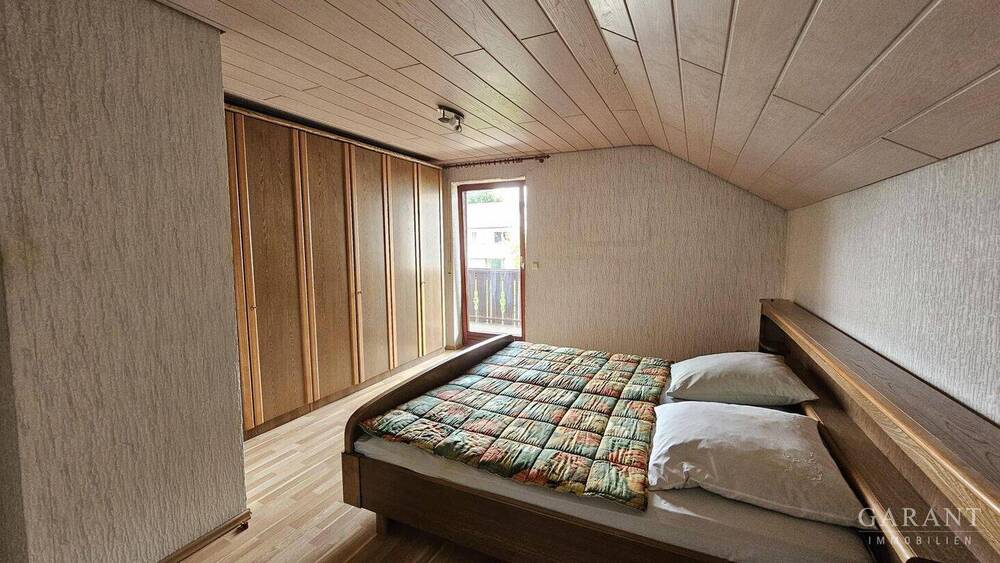 Einfamilienhaus Ichenhausen - 8 Zimmer, 200 m&sup2;, 530.000&euro; | Angebot:25707717
