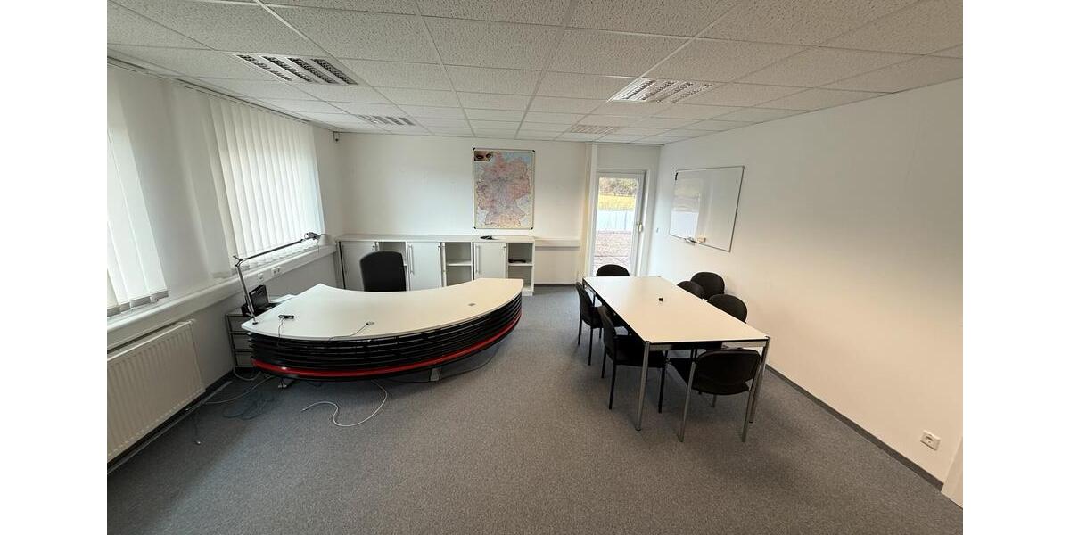 Gewerbeflächen Büros Ausstellungsflächen in Urspring an B10 zimmer