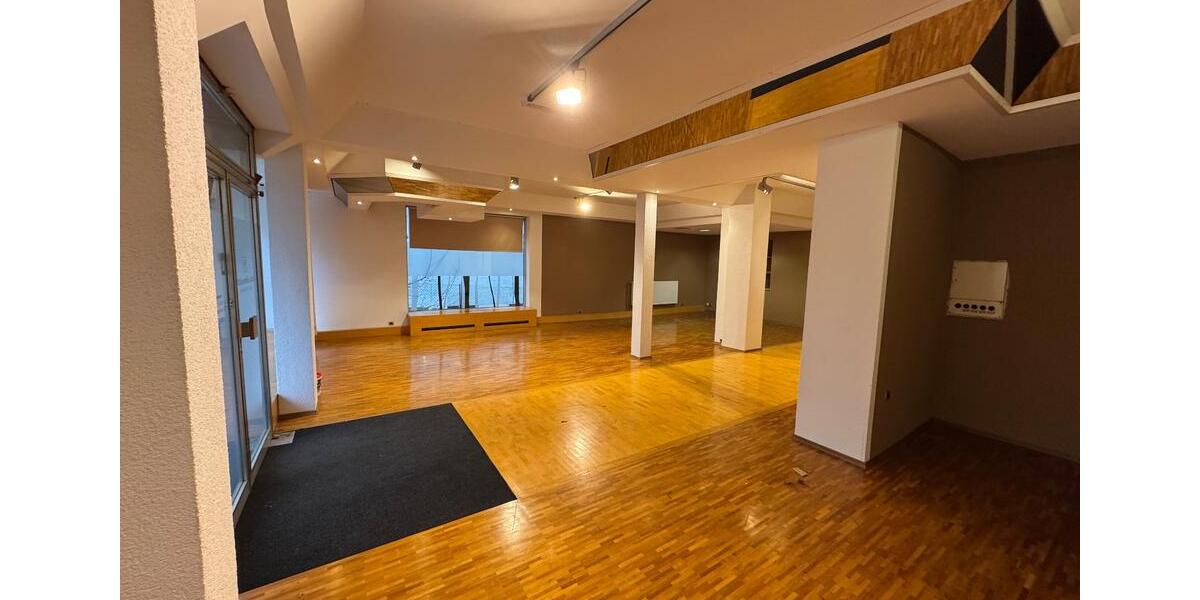 Ladenfläche zu Vermieten in Geislingen a.d Stg. ink.Parkplätzen zimmer