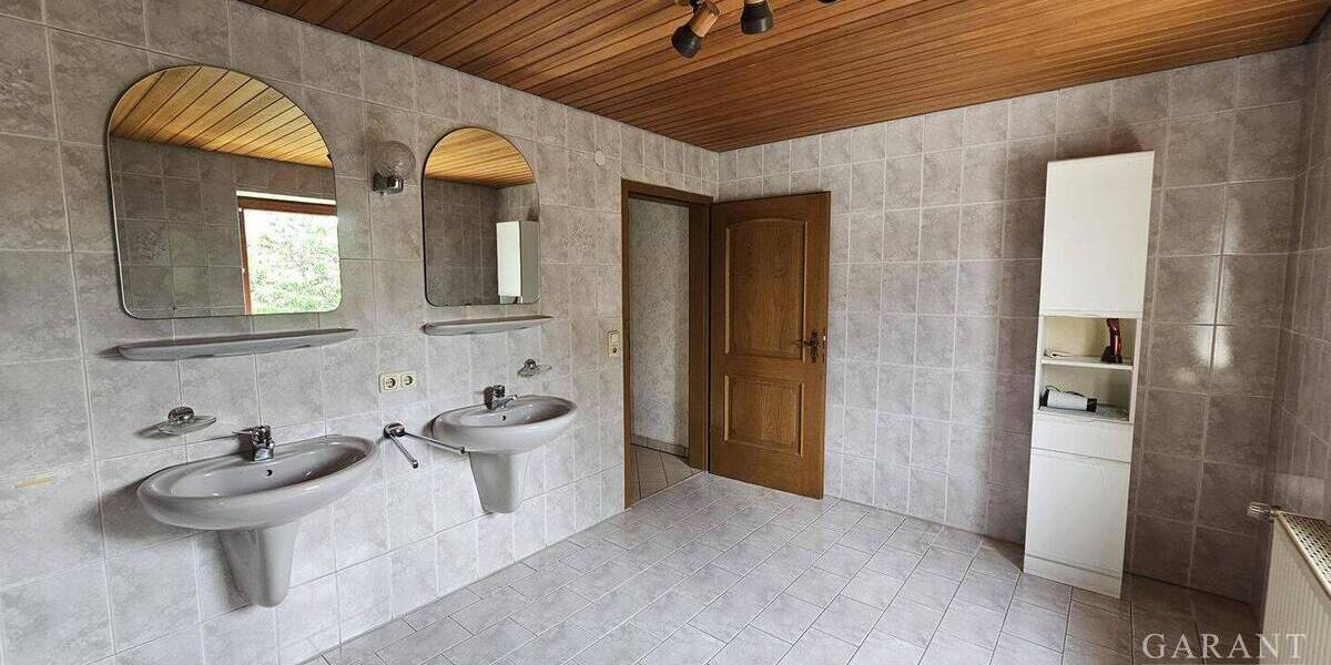 Einfamilienhaus Ichenhausen - 8 Zimmer, 200 m&sup2;, 530.000&euro; | Angebot:25707717