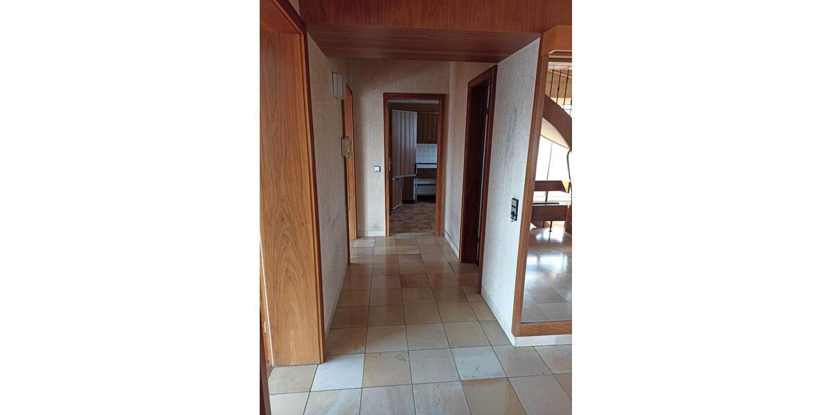 Dachgeschoßwohnung Ulm Obertalfingen - 4 Zimmer, 120 m&sup2;, 1.850&euro; | Angebot:26698304