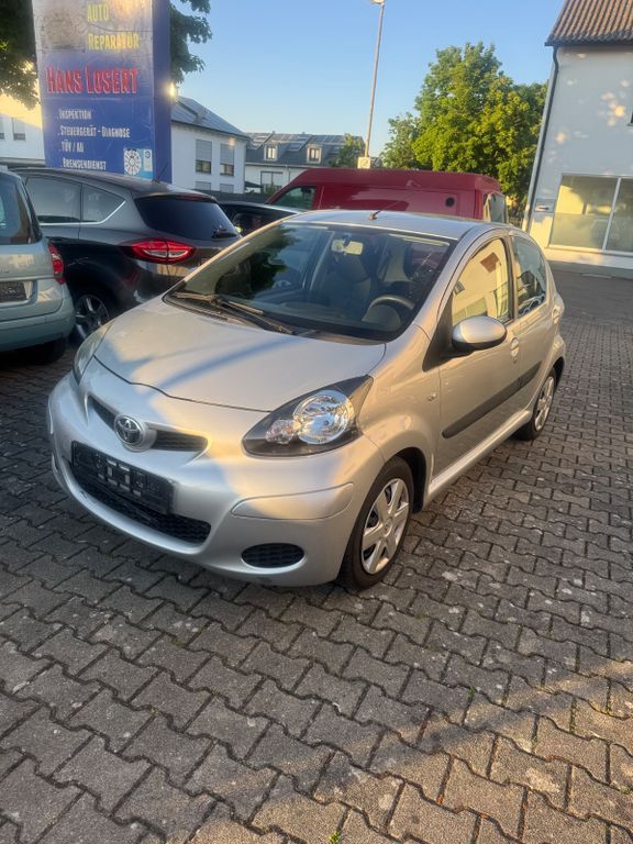 Aygo (X)