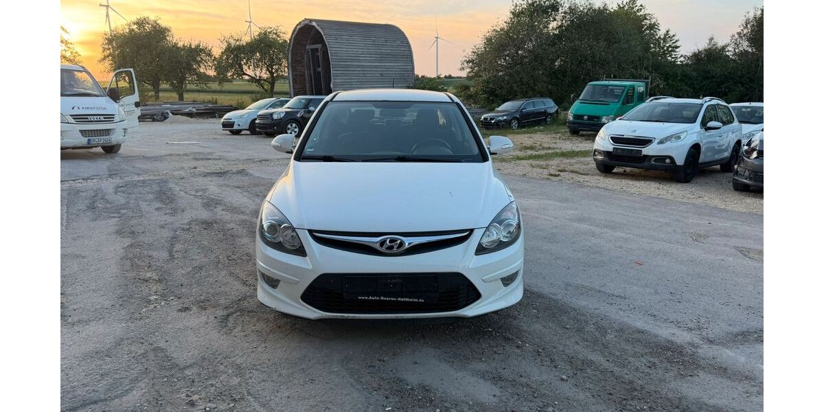 Hyundai i30 151.000 km 1.999 &euro; Gussenstadt 89547