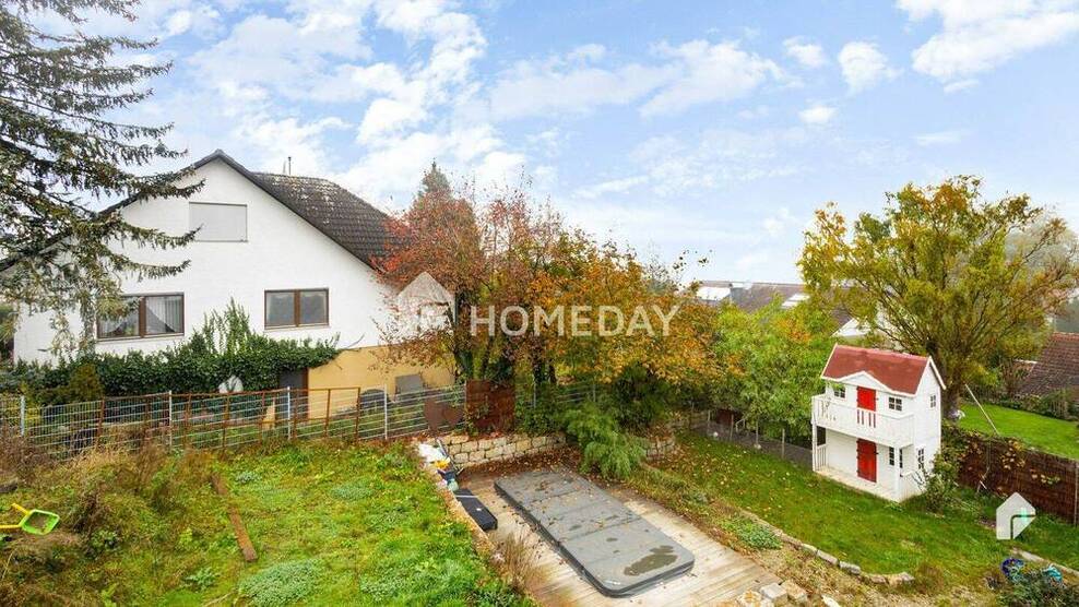 Modernes Mehrfamilienhaus in Hanglage - Traumhaftes Wohnen mit Pool, Garten und Dachterrasse