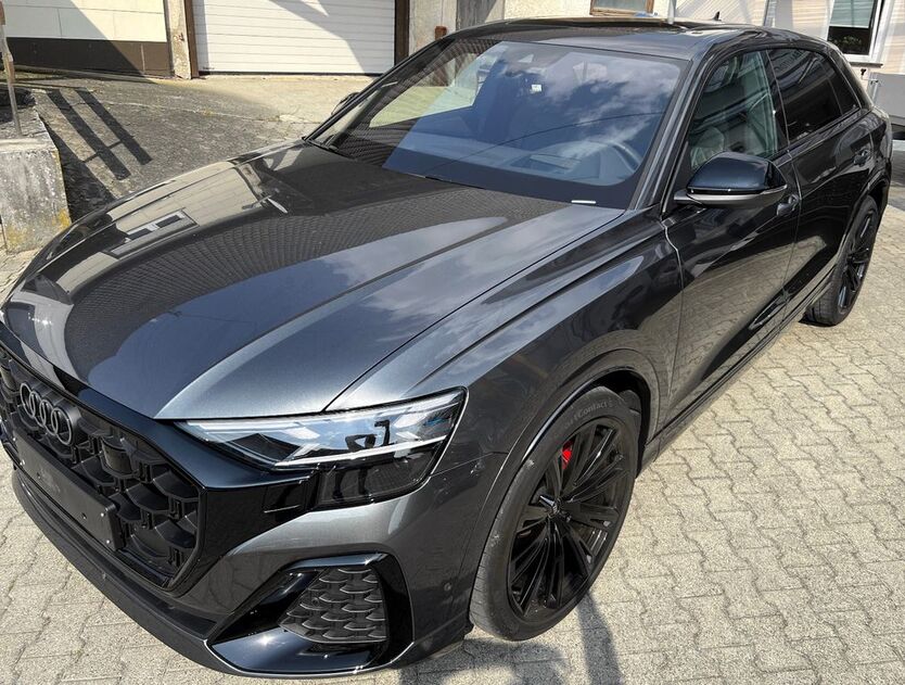 Audi Q8 22.902 km 87.346 € Ulm 89079