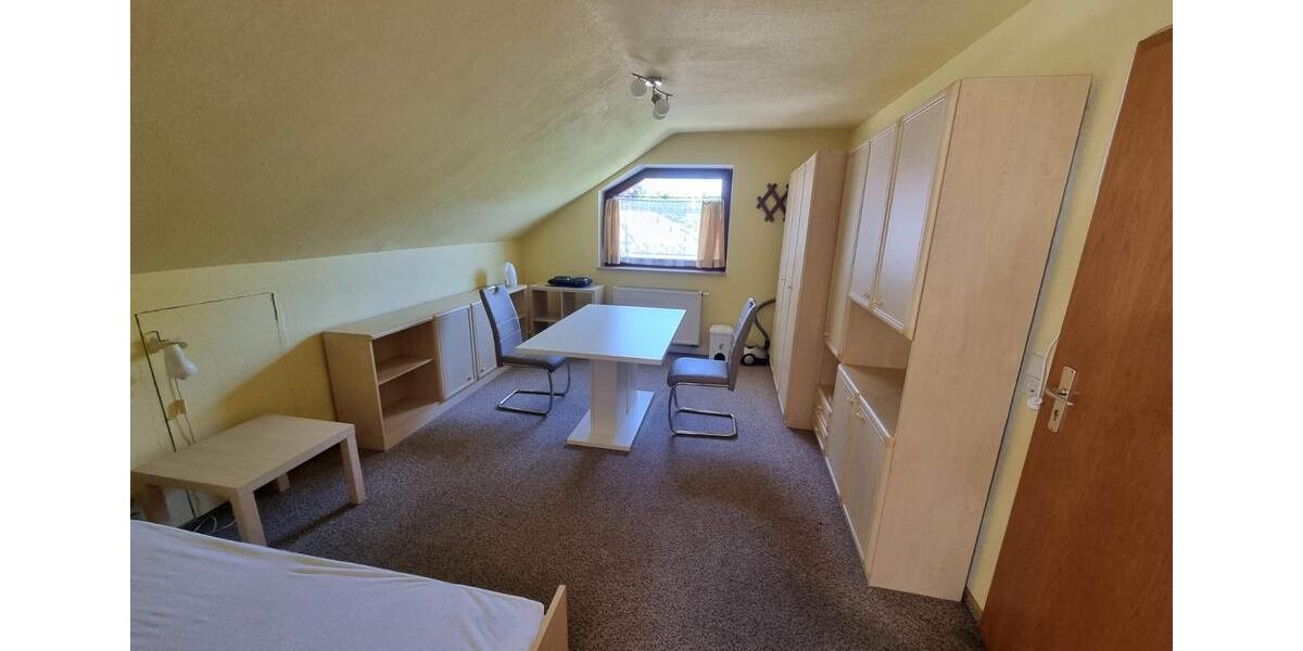 Dachgeschoßwohnung Illertissen - 1 Zimmer, 21 m&sup2;, 260&euro; | Angebot:24713556