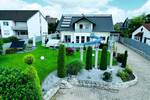 Erstklassiges Wohnen in Bernstadt: Großzügiges Einfamilienhaus auf Premium-Niveau: Energieeffizienzklasse A+