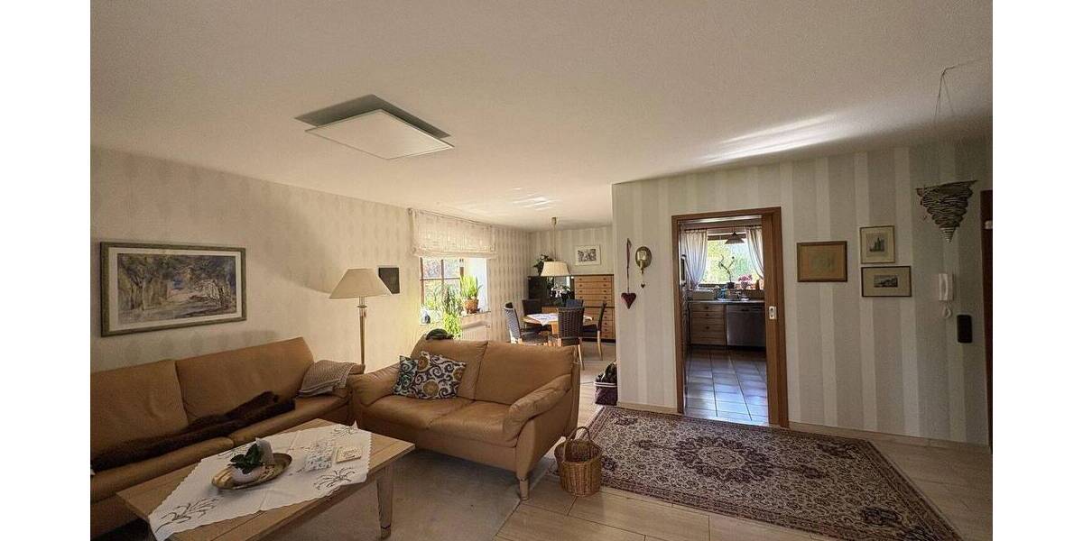 PROVISIONSFREI: Charaktervolles Haus auf großem Grund in familienfreundlicher Lage (Erbbaurecht) 7 zimmer