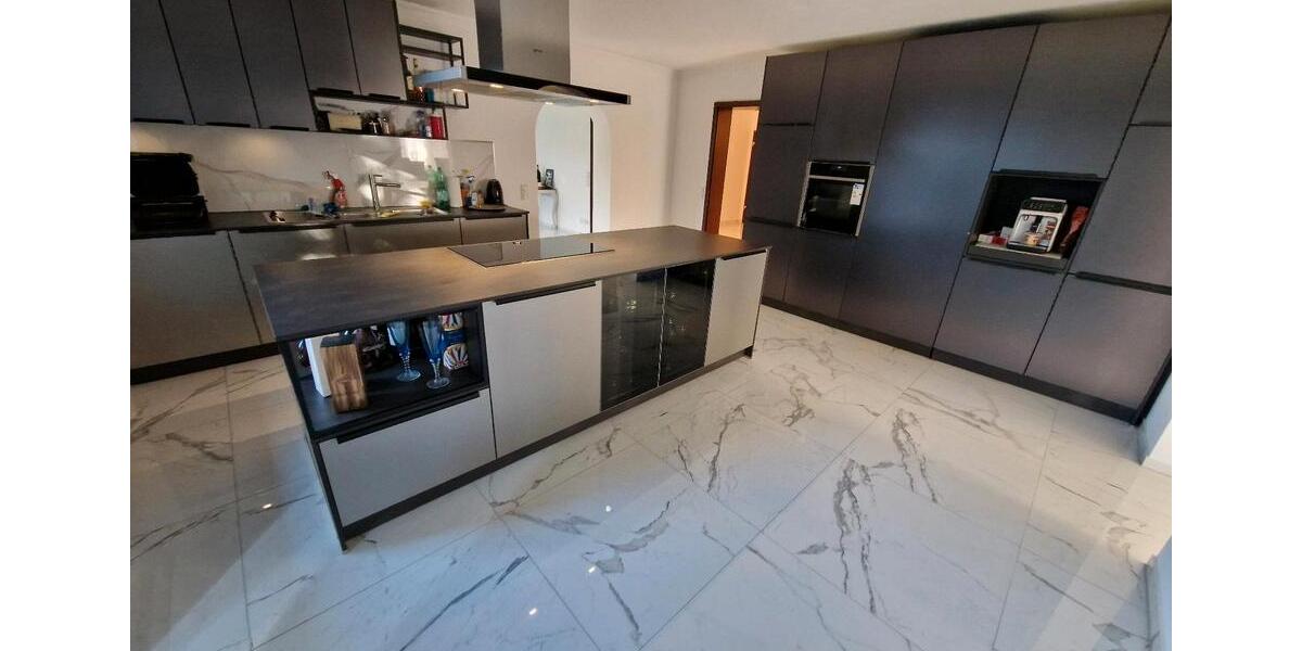 Villa Illertissen - 10 Zimmer, 326 m&sup2;, 1.190.000&euro; | Angebot:27025551
