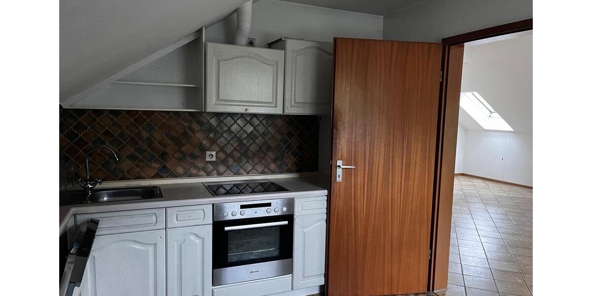 3 Zimmer Dachgeschoß Wohnung zimmer