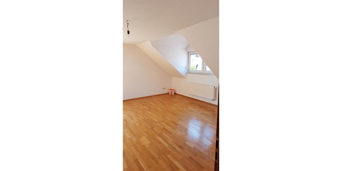 Dachgeschoßwohnung Günzburg - 3 Zimmer, 89 m&sup2;, 960&euro; | Angebot:26411253