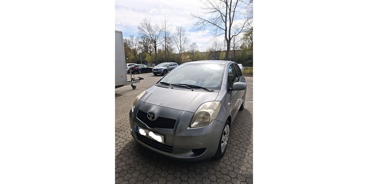 Toyota Yaris 227.600 km 2.800 &euro; Ulm 89075