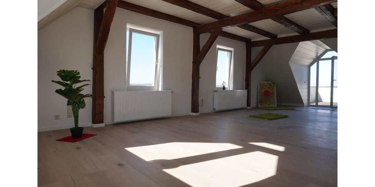 Dachgeschoßwohnung Altenstadt - 5 Zimmer, 160 m&sup2;, 1.388&euro; | Angebot:24862162