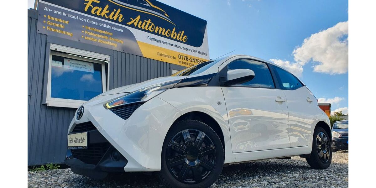 Toyota Aygo (X) 82.000 km 8.699 € Weißenhorn 89264