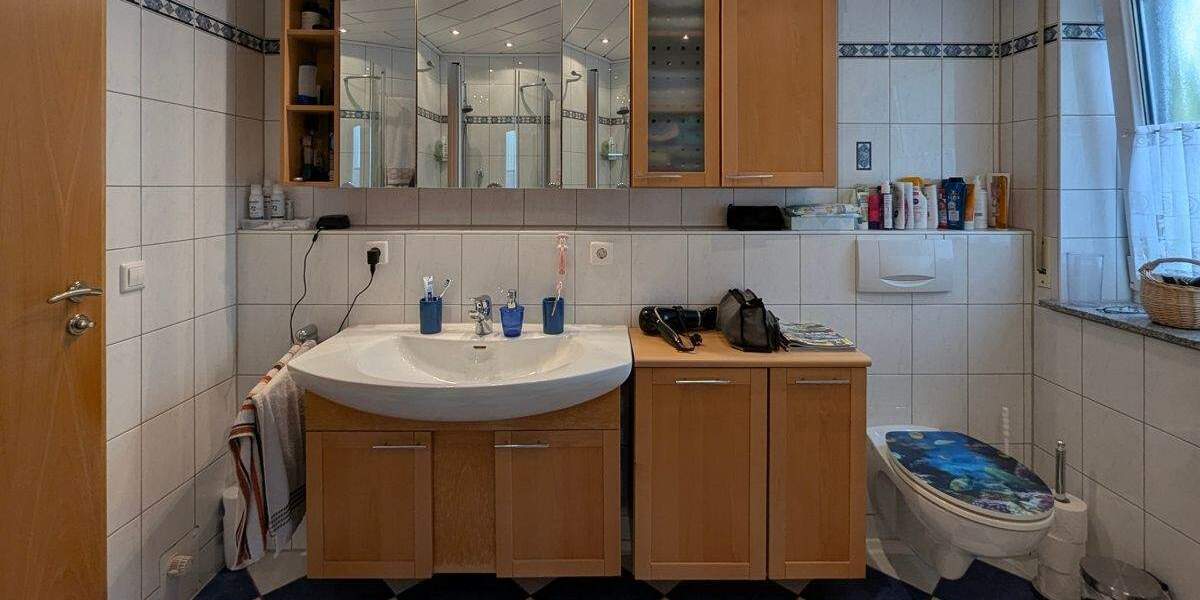 Ideal für Paare mit hohem Anspruch an Wohnkomfort: Barrierearme EG-Whg mit Gartenanteil in Eggingen 4 zimmer