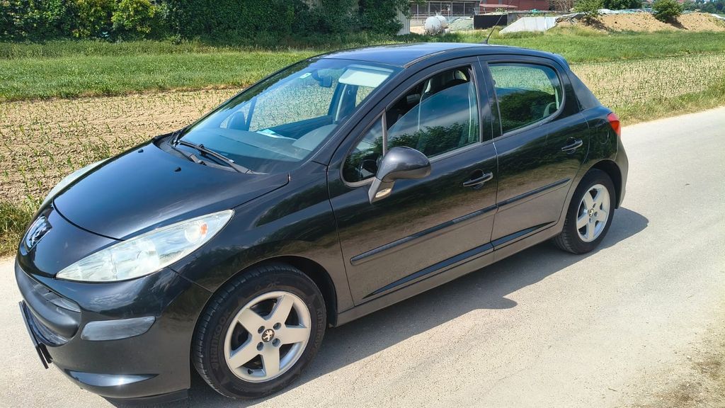 Peugeot 207 172.000 km 1.999 &euro; Ulm-Eggingen 89079