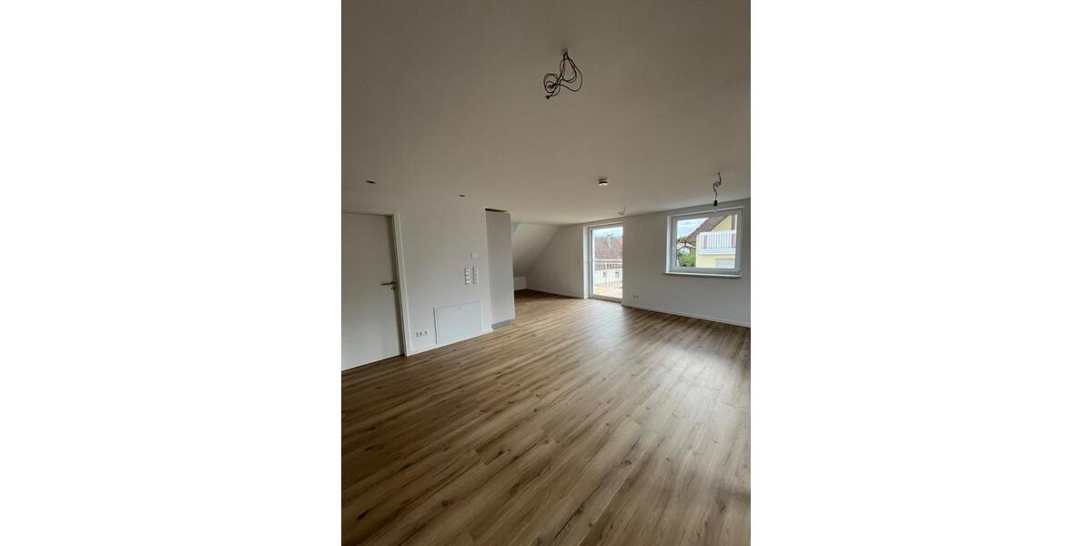 Dachgeschoßwohnung Neu-Ulm Burlafingen - 3 Zimmer, 73 m&sup2;, 900&euro; | Angebot:25639598