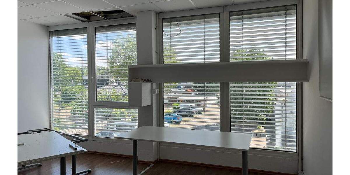 Wunschmietfläche gesucht ? 752 m² Hallen mit Büros Verwaltung zimmer