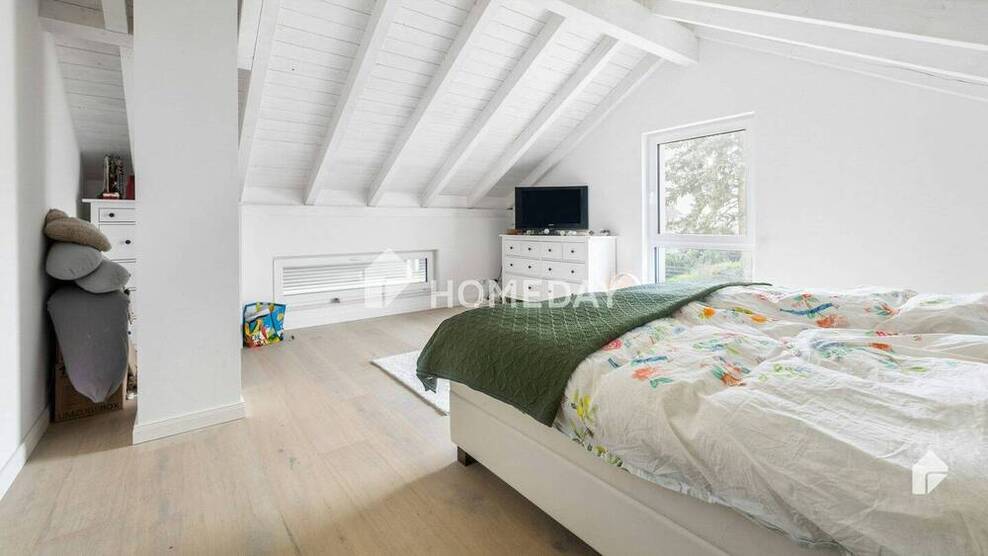 Modernes Mehrfamilienhaus in Hanglage - Traumhaftes Wohnen mit Pool, Garten und Dachterrasse