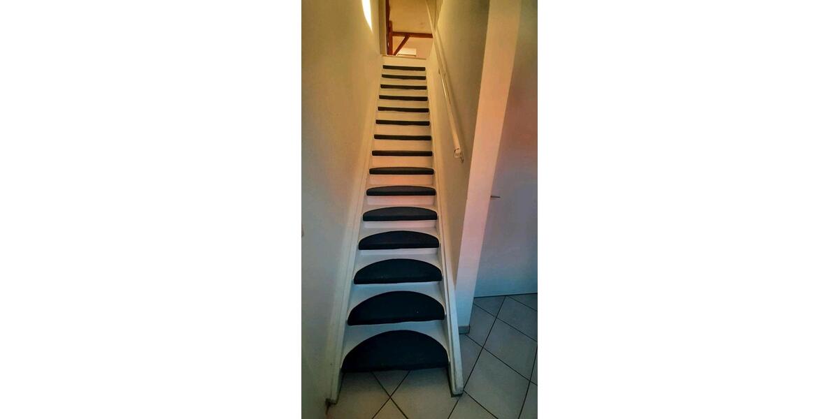 Dachgeschoßwohnung Berghülen - 3 Zimmer, 81 m&sup2;, 930&euro; | Angebot:26045338