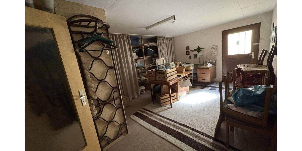 PROVISIONSFREI: Charaktervolles Haus auf großem Grund in familienfreundlicher Lage (Erbbaurecht) 7 zimmer