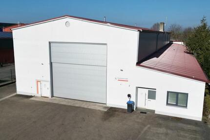 Großzügige Produktionshalle zimmer