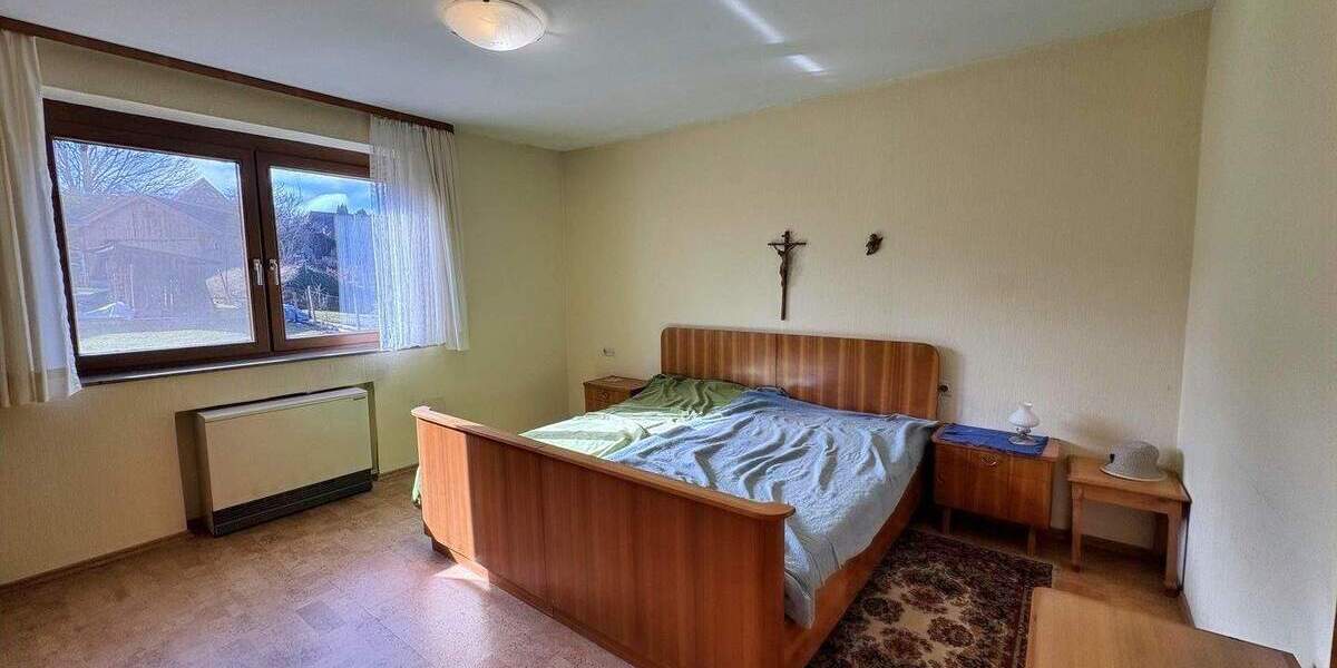 Einfamilienhaus Mietingen - 7 Zimmer, 140 m&sup2;, 349.000&euro; | Angebot:25385630