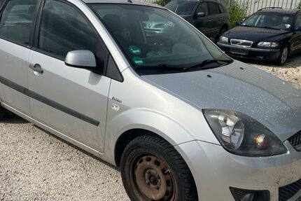 Ford Fiesta 199.200 km 699 &euro; Langenau 89129