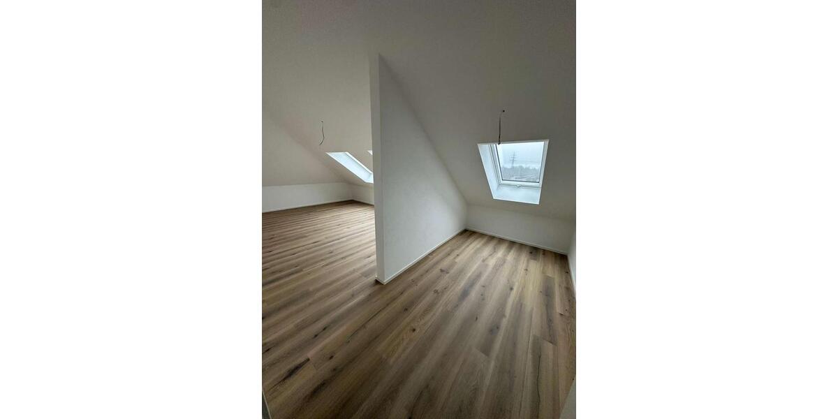 Dachgeschoßwohnung Vöhringen - 4 Zimmer, 121 m&sup2;, 1.578&euro; | Angebot:26443279