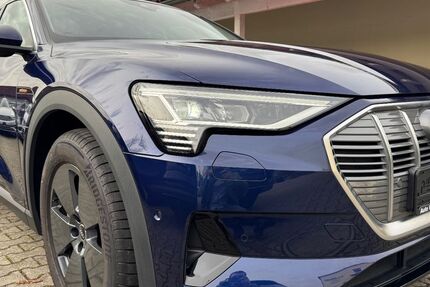 Audi e-tron 37.842 km 32.990 € Ichenhausen 89335