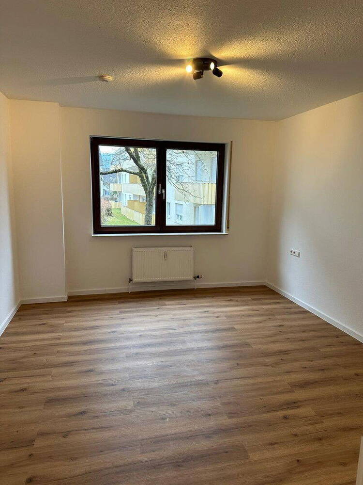 Moderne 2-Zimmer-Wohnung mit Balkon - Frisch Renoviert