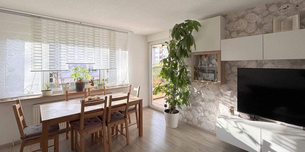 Gepflegte 4,5-Zimmer-Wohnung mit Südwest-Balkon 4 zimmer