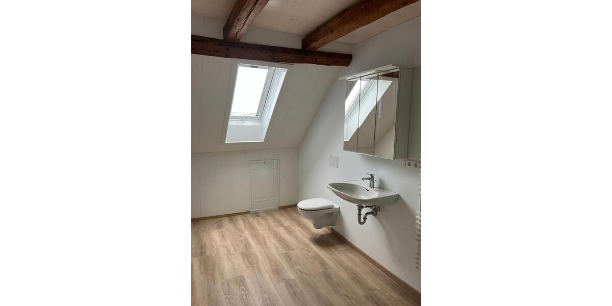 Dachgeschoßwohnung Ichenhausen - 2 Zimmer, 82 m&sup2;, 904&euro; | Angebot:26456204