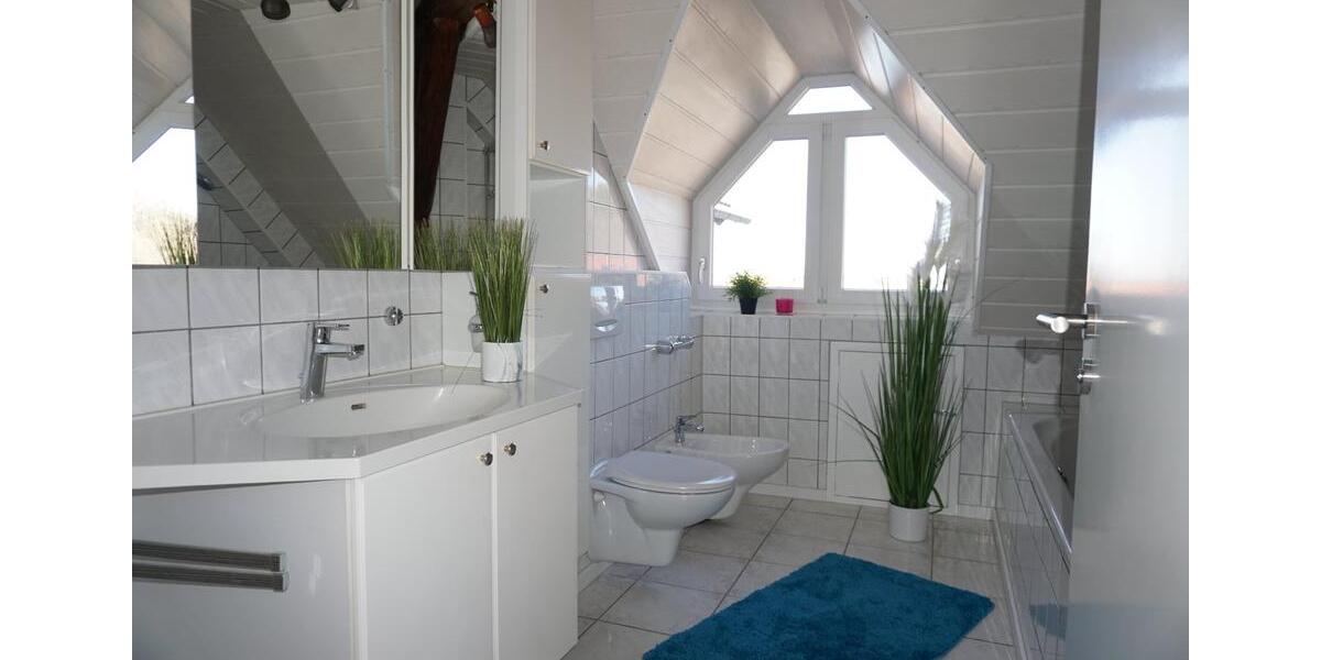 Dachgeschoßwohnung Altenstadt - 5 Zimmer, 160 m&sup2;, 1.388&euro; | Angebot:24862162