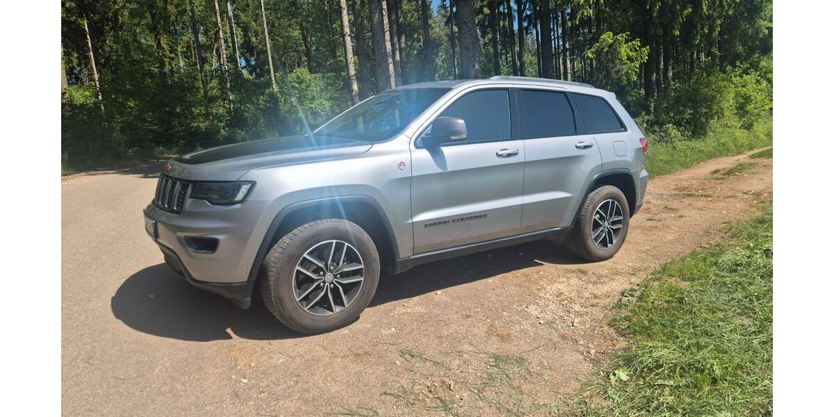 Jeep Grand Cherokee 99.200 km 32.900 &euro; Bad Ditzenbach 73342
