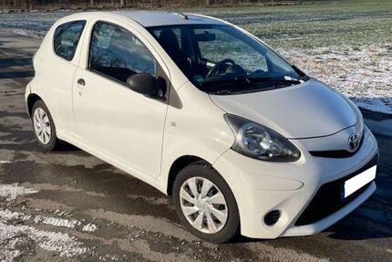Toyota Aygo (X) 49.577 km 4.490 &euro; Günzburg 89312