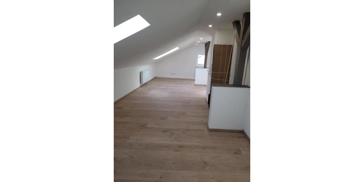 Kernsanierte DG Wohnung in GZ Top Lage 2 zimmer