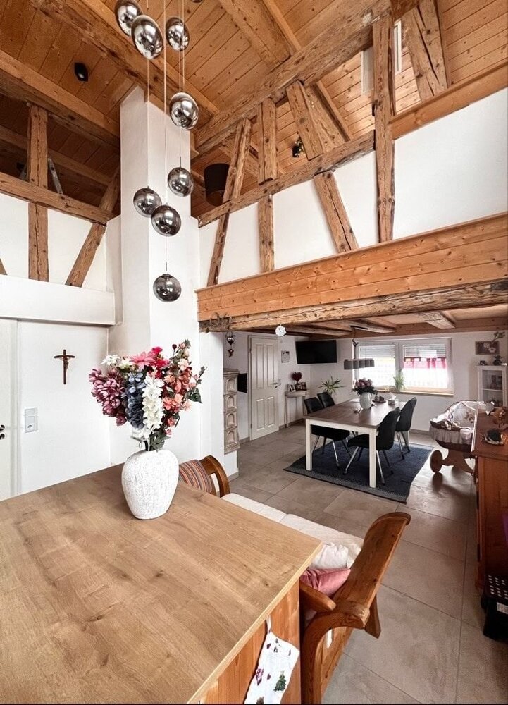 Renoviertes Einfamilienhaus mit Werkstatt, TenneLager und 2 Garagen!